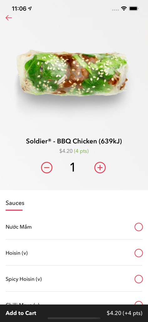 Roll’d Vietnamese - Una página de producto para un rollo de papel de arroz de pollo a la barbacoa en la aplicación móvil Rolld Vietnamese con opciones de salsa