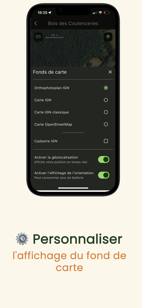 Auswahlmenü für französische IGN-Hintergrundkarten und GPS-Einstellungen in der MaForêt Cartographie App.