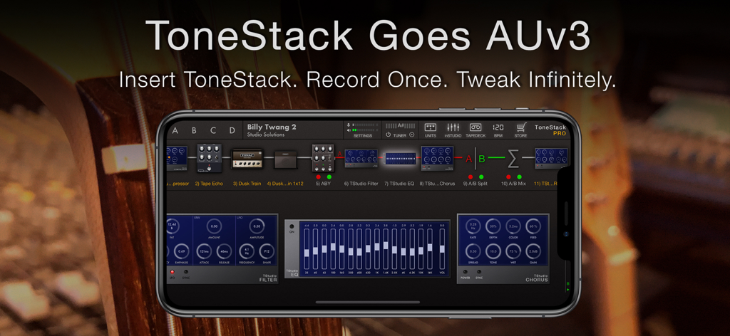 ToneStack PRO Guitar Amps & FX - Interfaz de la aplicación ToneStack PRO mostrando una compleja cadena de señal de efectos de guitarra e integración AUv3 en un smartphone