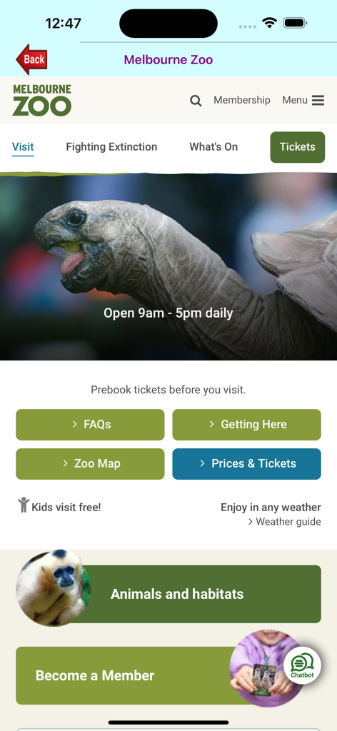 Besucherinformationsseite des Melbourne Zoo in der Melbourne App mit einer riesigen Schildkröte und Ticketoptionen.