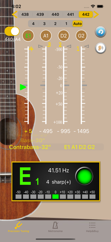 UkuleleTuner - Tuner for Uke - Interfaz de la aplicación móvil para afinación de ukelele que muestra el ajuste de frecuencia y la precisión del tono para una nota Mi1