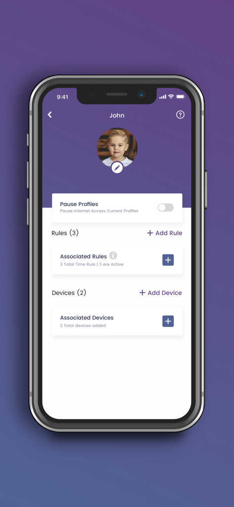 Pantalla de perfil de usuario de la aplicación SURFboard Central mostrando configuraciones de control parental y opciones para pausar Internet para un niño