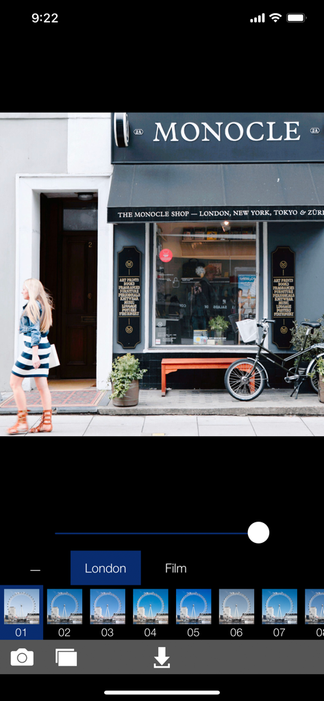 Interfaccia dell'app Analog London che mostra una foto di una scena di strada con il negozio Monocle e preset di filtri a pellicola selezionabili