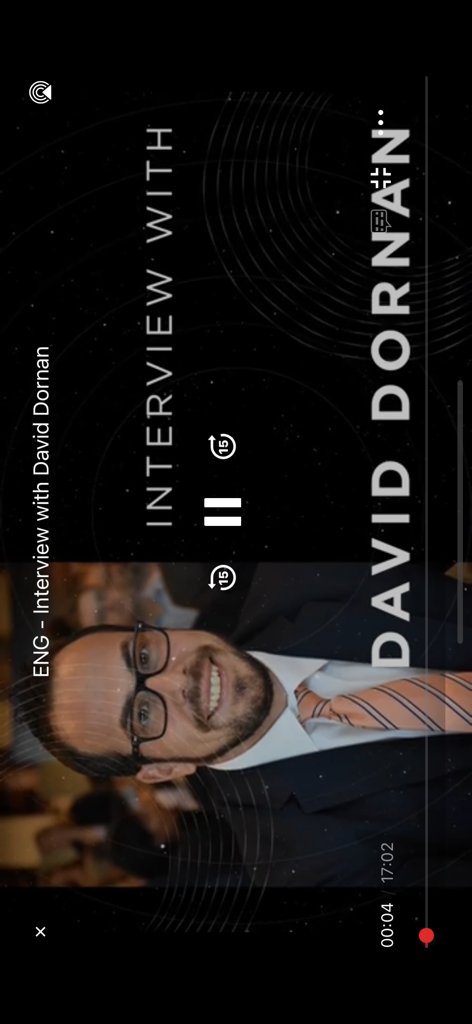 N21Mobile-App-Video-Oberfläche, die ein Interview mit David Dornan wiedergibt