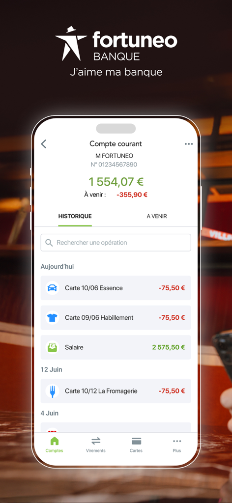 Interfaz de la aplicación móvil Fortuneo Banque que muestra el saldo de la cuenta corriente y el historial de transacciones.