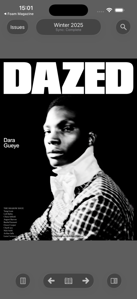 Dazed Magazine - Dazed Magazine app mostrando la portada del número de invierno de 2025 con Dara Gueye.