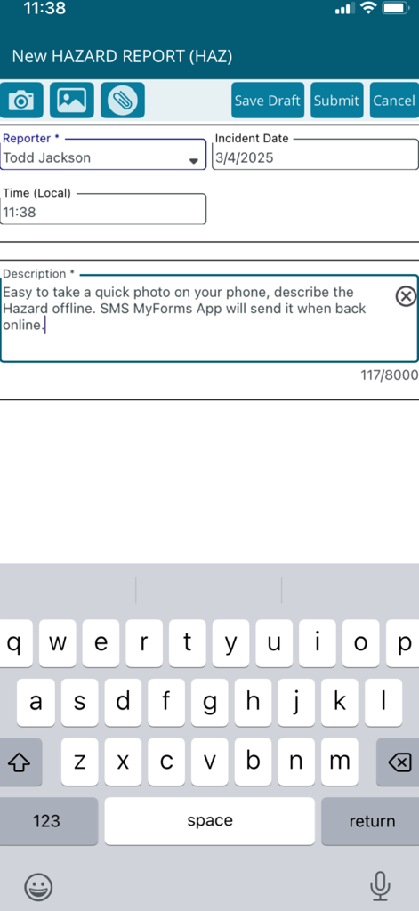 Interfaz de la aplicación móvil que muestra un nuevo formulario de informe de peligros con campos de nombre del informante, fecha, hora y descripción.