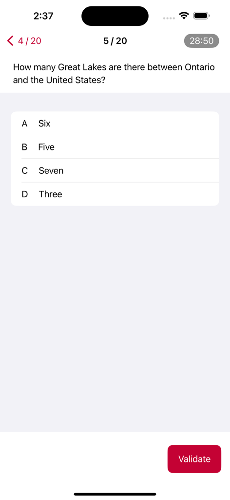 Canada Quiz. - カナダクイズアプリの多肢選択問題。オンタリオ州とアメリカ合衆国の間の五大湖の数に関するものです。