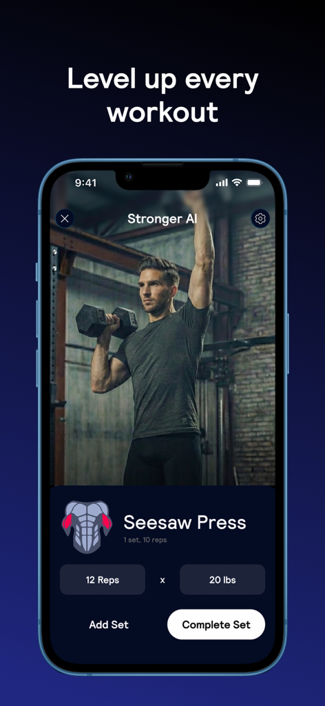 Stronger AI: Gym Planner - Pantalla de la aplicación móvil para Stronger AI Gym Planner mostrando el seguimiento de ejercicios para una rutina de Press de Pesas Rusas.