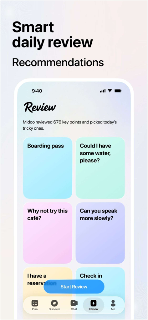 Captura de pantalla de la aplicación Midoo AI que muestra la pantalla de revisión diaria inteligente con recomendaciones de frases personalizadas para practicar idiomas.