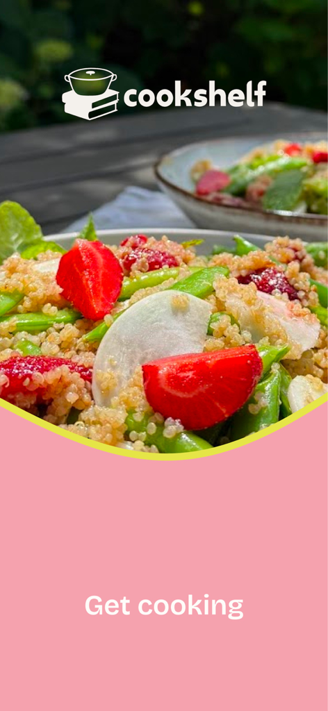 CookShelf: Search Cookbooks - Pantalla de la aplicación CookShelf con una ensalada fresca de fresas y quinoa con el logo y la frase ¡A cocinar!