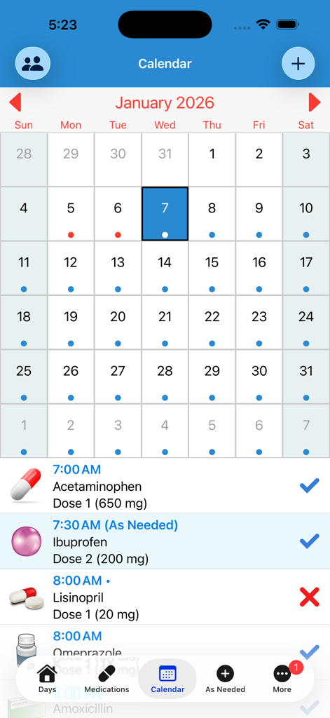 Visualização do calendário do aplicativo Lembrete de Pílulas mostrando horários mensais de medicação e status de dose diária