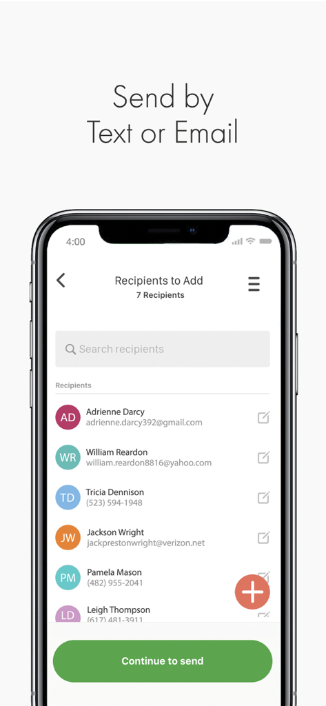 Uno schermo mobile dall'app Punchbowl che mostra un elenco di destinatari a cui inviare inviti via SMS o email