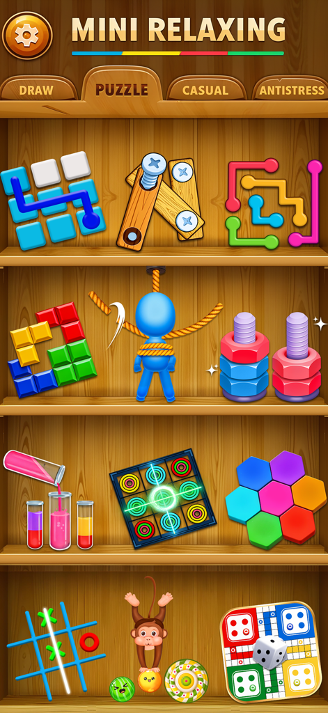 Una interfaz de estantería de madera mostrando varios mini juegos de puzzle, incluyendo desafíos de clasificación y lógica