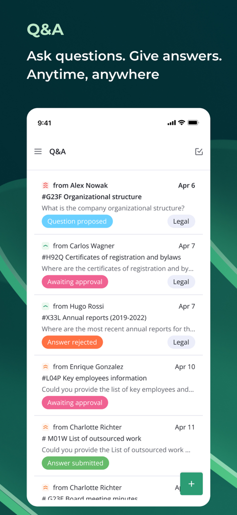 iDeals 가상 데이터 룸 모바일 앱의 스크린샷으로 프로젝트 질문 및 상태 태그가 있는 Q&A 인터페이스가 표시됩니다.