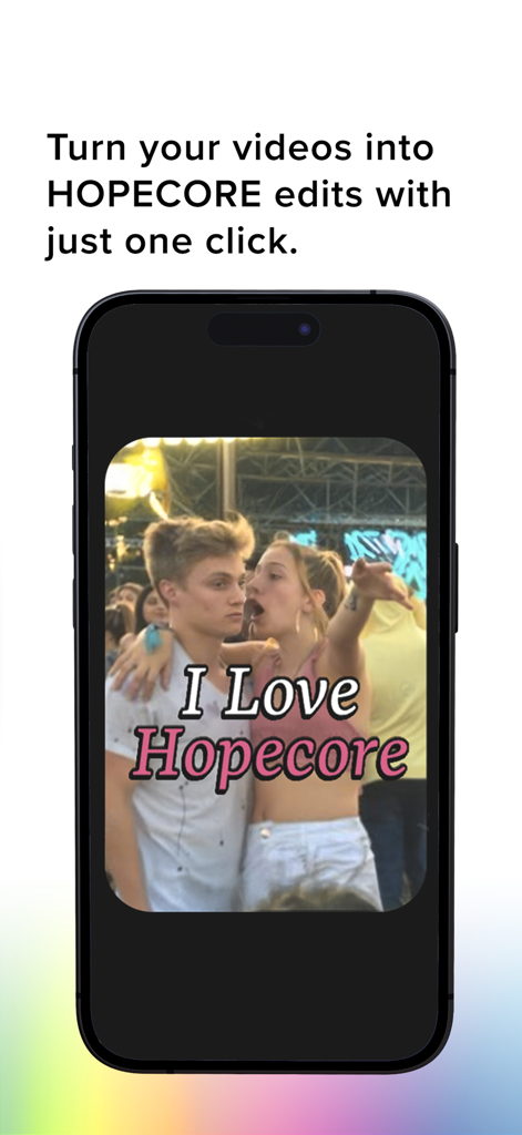 HOPECORE - ホプコアアプリのインターフェースがiPhoneに表示され、若いカップルの写真と「I Love Hopecore」というテキストでワンクリックビデオ編集が行われます。