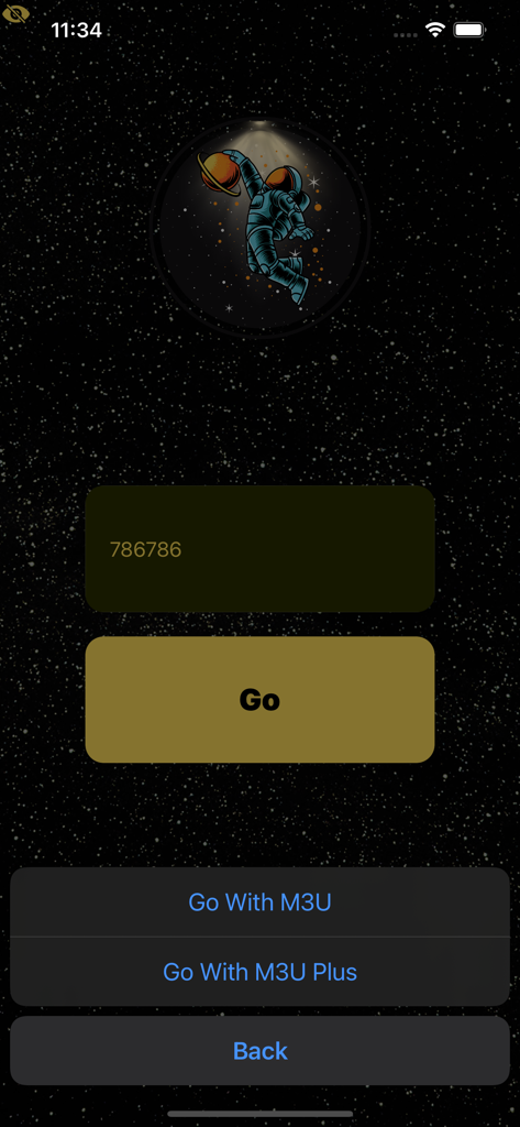 Pantalla de inicio de sesión de la aplicación Universe Go IPTV con el logo del astronauta y opciones de selección de listas de reproducción M3U.
