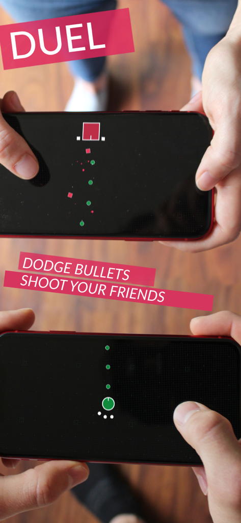 DUAL! - Dos personas jugando al juego DUAL en modo DUELO donde disparan balas entre dos pantallas de teléfono