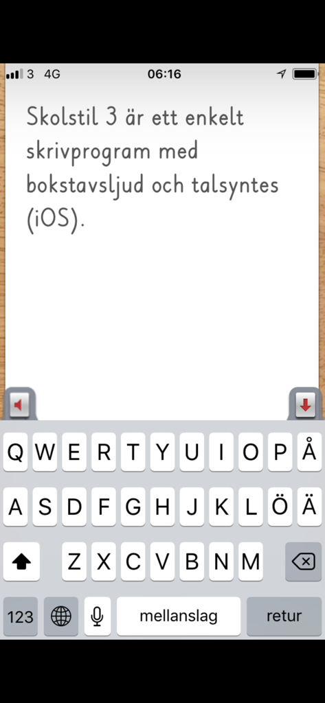 Skolstil 3 - skrivprogram - Captura de pantalla de la interfaz de la aplicación Skolstil 3 que muestra un editor de texto con una fuente de caligrafía y un teclado en pantalla.