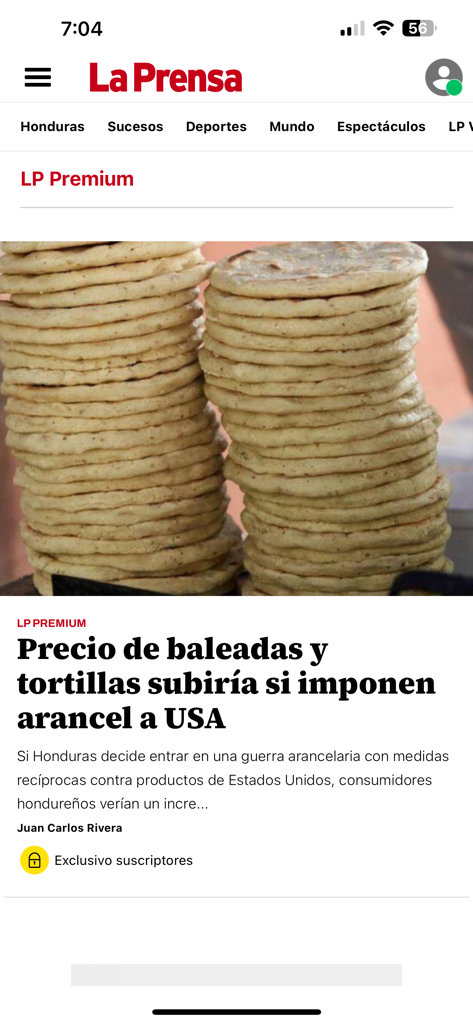 Diario La Prensa Honduras - Diario La Prensa Honduras app showing a news article about the impact of US tariffs on food prices