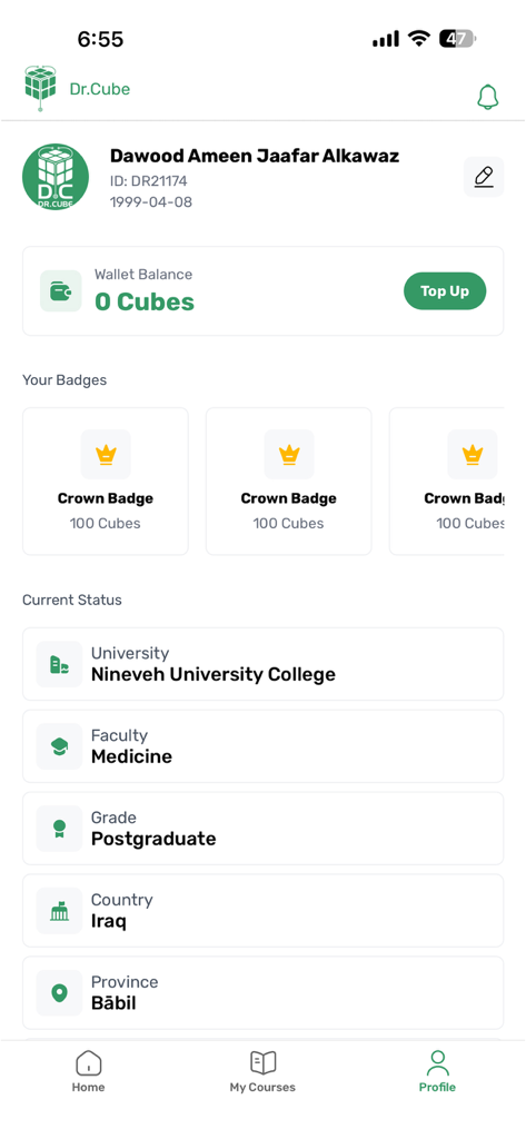 Dr. Cube - Student profile screen in the Dr. Cube app displaying university information and earned badges.