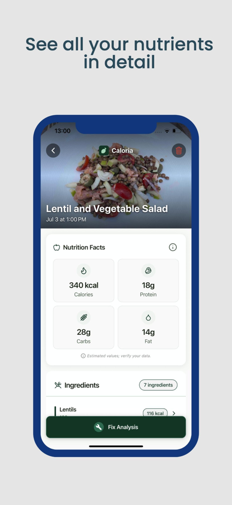 Caloria - AI Calorie Counter - Análisis nutricional detallado de una ensalada de lentejas y verduras en la aplicación Caloria que muestra el seguimiento de calorías y macros.