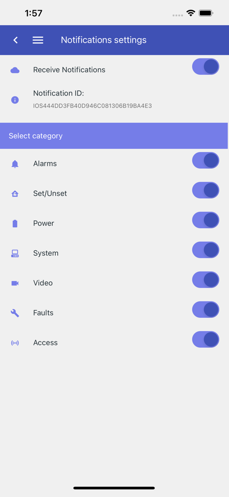 Advisor Advanced Pro - Pantalla de configuración de notificaciones de Advisor Advanced Pro que muestra opciones de alternancia para alarmas y eventos del sistema