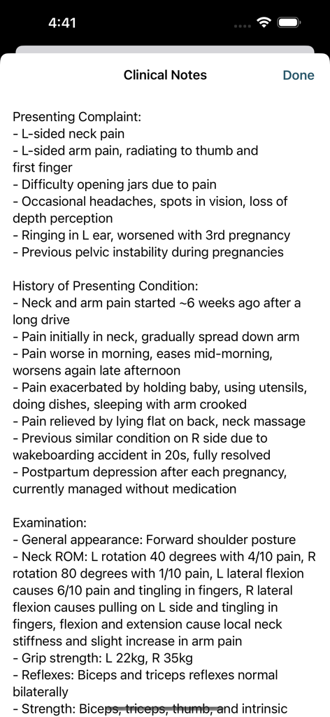 PatientNotes - Interface de notes cliniques structurée montrant le motif de consultation, les antécédents de la maladie et les résultats de l'examen physique dans l'application PatientNotes