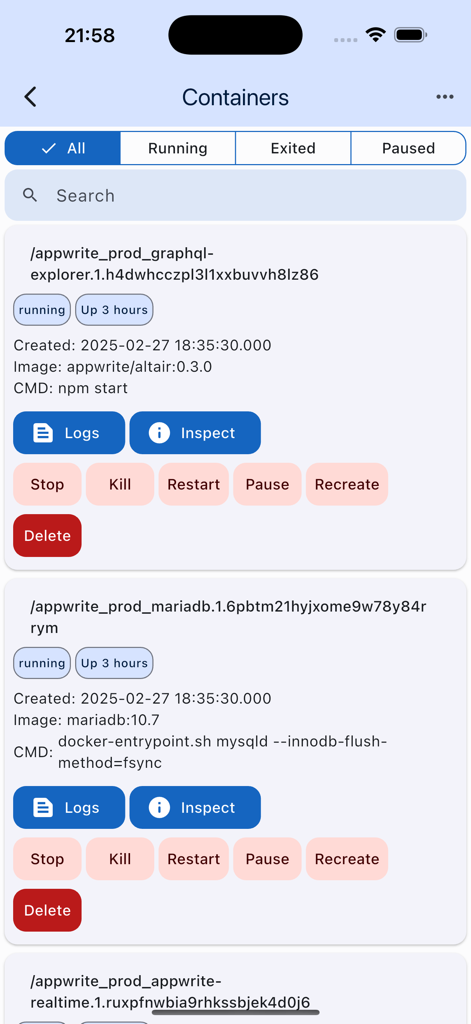 Portainer - Interface do aplicativo móvel mostrando uma lista de contêineres Docker em execução com opções de gerenciamento como Logs Inspecionar e Reiniciar