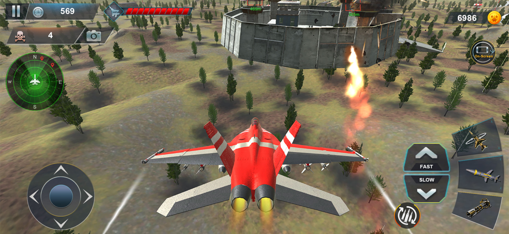 Airplane War Fighter Jet Games - Un avión de combate rojo y blanco volando hacia una fortaleza enemiga en llamas en un juego de combate aéreo.