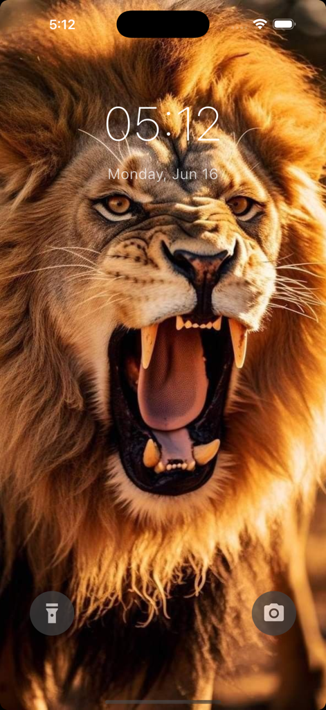 Uno sfondo della schermata di blocco ad alta definizione con un primo piano di un maestoso leone ruggente