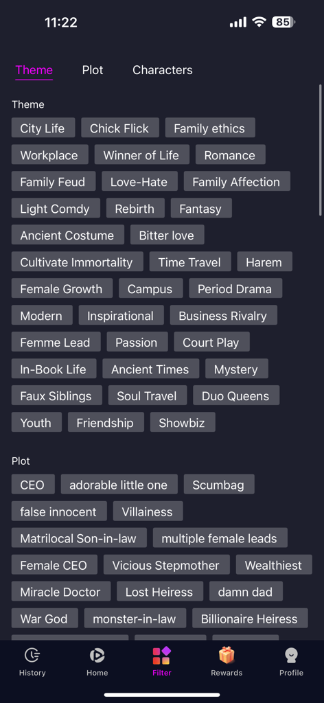 Interfaz de la aplicación YuzuDrama que muestra filtros de búsqueda para temas de drama y tropos de trama, incluyendo historias de romance y CEO.
