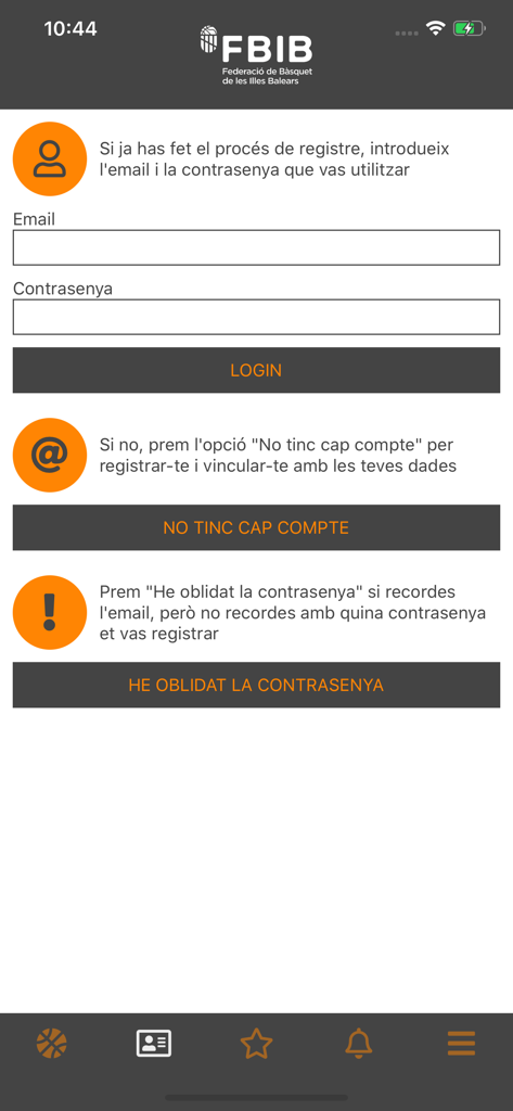 Página de inicio de sesión de la aplicación móvil FBIB para la Federación de Baloncesto de las Islas Baleares, con campos para correo electrónico y contraseña, además de opciones de registro y recuperación de contraseña.