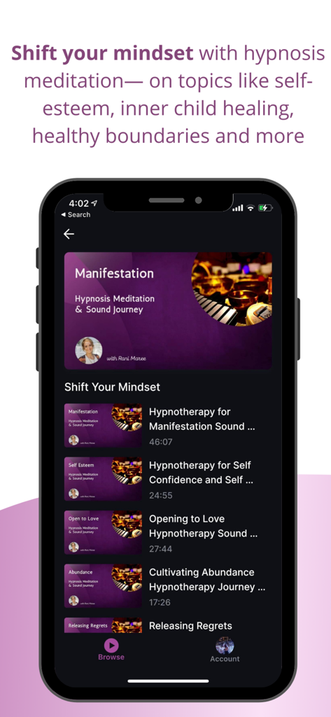 Pantalla de smartphone mostrando la aplicación The Sound Bath con una lista de viajes de meditación con hipnosis para la mentalidad y la autoestima.