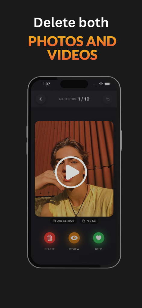 Photo Cleaner Swipe - Interface of the Photo Cleaner Swipe app showing a video preview with options to delete or keep it