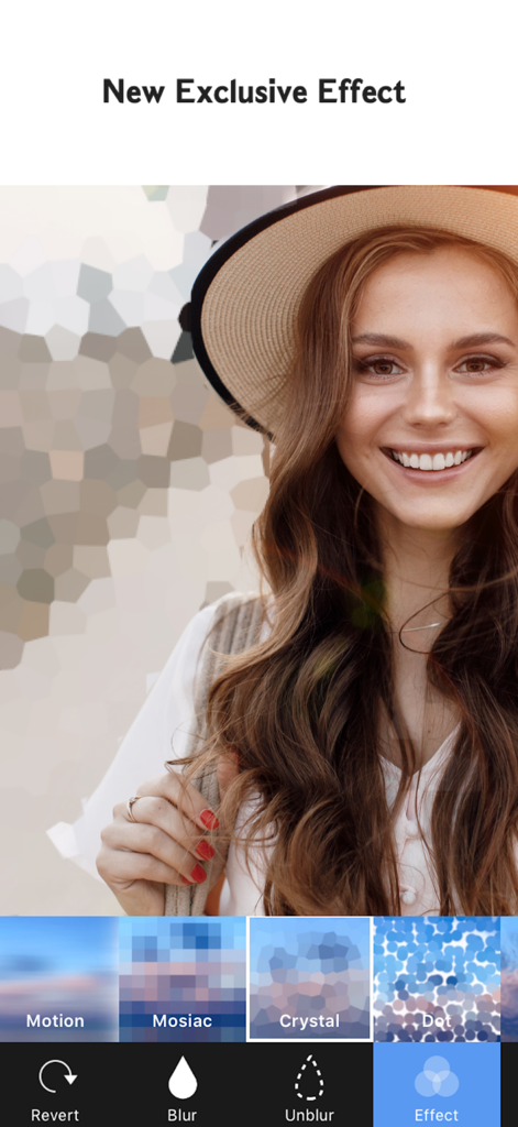 Blur Photo Background - Das Porträt einer Frau mit einem kristallisierten Hintergrundeffekt, der mit der Blur Photo App angewendet wurde