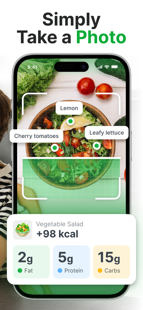 AI Nutrition Coach - Nutrizor - Interfaz de la aplicación Nutrizor que muestra el escáner de alimentos con IA identificando ingredientes y calorías a partir de una foto de una ensalada de verduras