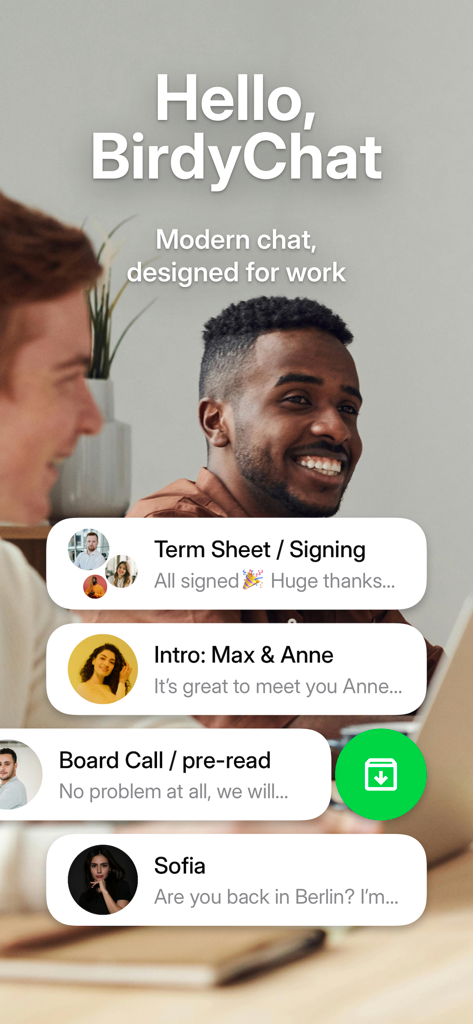 La schermata principale dell'app BirdyChat for Work che mostra varie conversazioni di chat professionali e un messaggio di benvenuto.