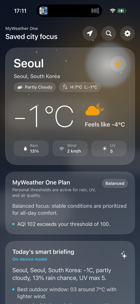 MyWeather One - Interfaz de la aplicación MyWeather One que muestra un panel meteorológico personalizado con condiciones locales y un resumen inteligente para Seúl