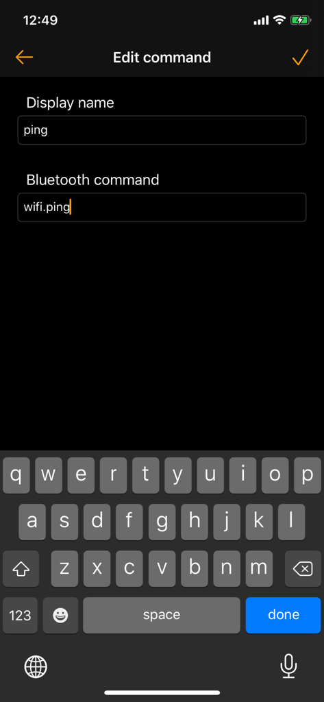 BLE Terminal - bluetooth tools - Interfaz para editar comandos Bluetooth personalizados en la aplicación BLE Terminal que muestra campos de nombre y comando