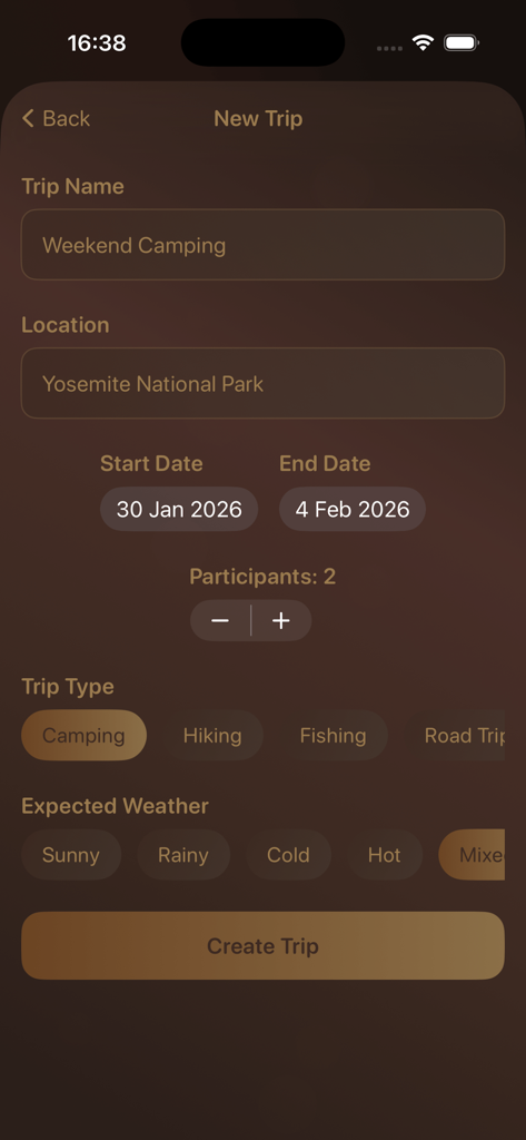 FireCamp - Pocket Guide - La nueva interfaz de planificación de viajes en la aplicación FireCamp mostrando campos para el nombre del viaje, la ubicación, las fechas y las condiciones climáticas.