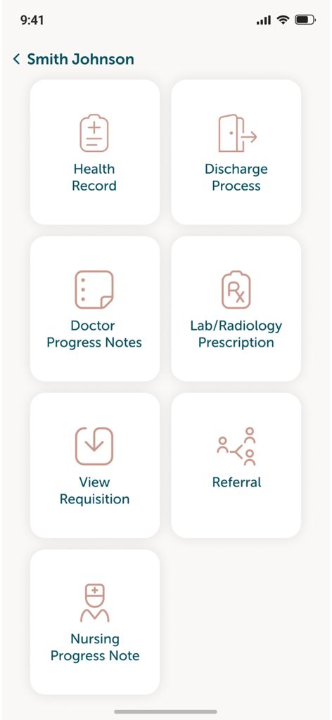 Interfaz de la aplicación C-Care PRO que muestra un panel de gestión de pacientes con opciones para historiales médicos, notas de progreso y recetas.