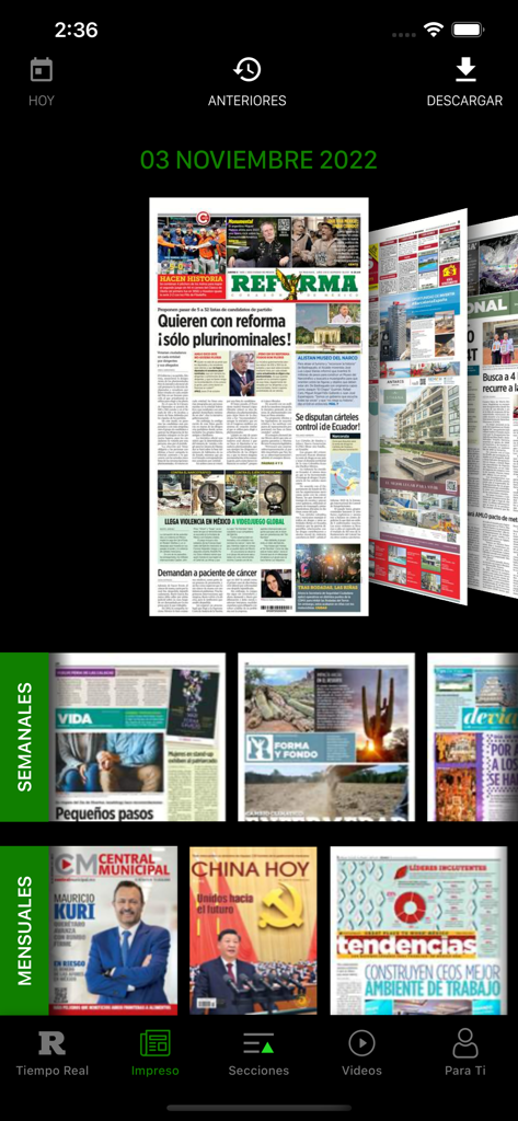 Digital printed edition of Reforma newspaper and magazines on a mobile app interface