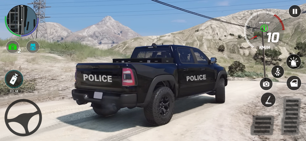 Una camioneta pickup policial negra conduciendo por un camino de tierra en un juego de simulación 3D de mundo abierto