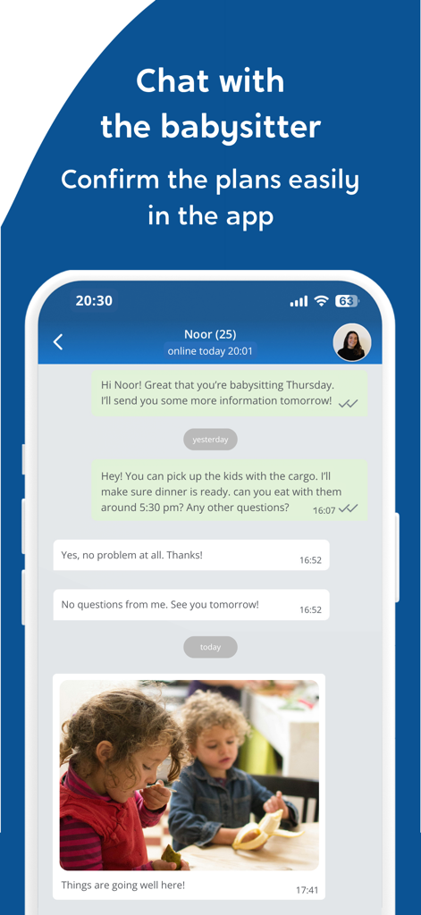 Charly Cares | Babysitting App - アプリ内チャット画面。保護者とベビーシッターの会話を表示しており、子供たちの写真も含まれています。