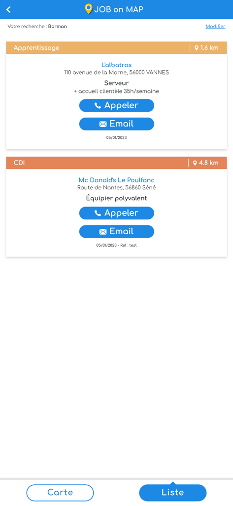 고용주에게 전화하거나 이메일을 보낼 수 있는 옵션이 있는 JOB on MAP 모바일 앱의 지역 일자리 제안 목록.