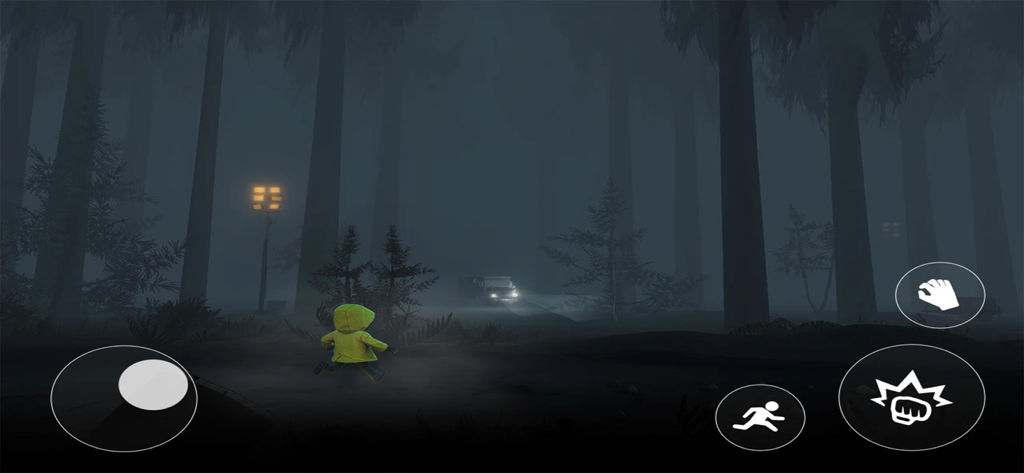 The Escape Inside: Story Game - Un personaje con un impermeable amarillo corriendo por un bosque oscuro y brumoso en el juego de terror The Escape Inside.