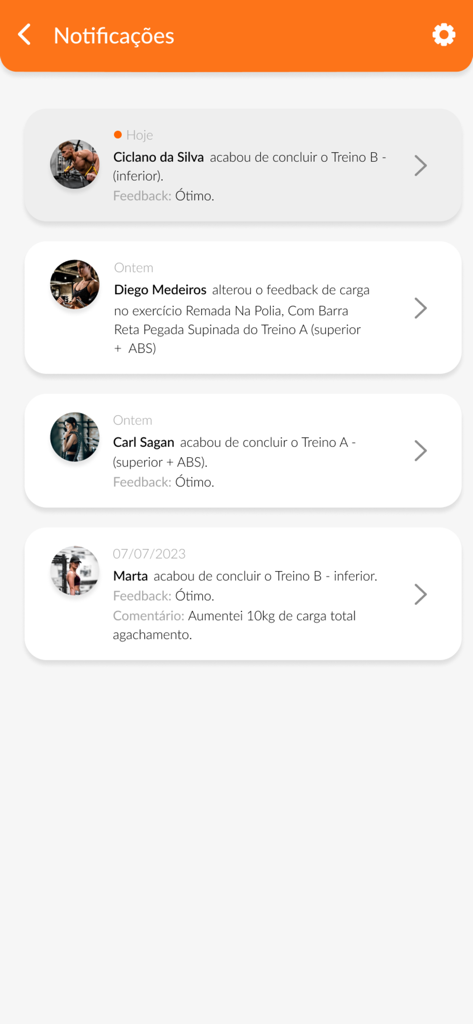 Un panel de notificaciones que muestra las finalizaciones de entrenamientos de clientes y comentarios para entrenadores de fitness.