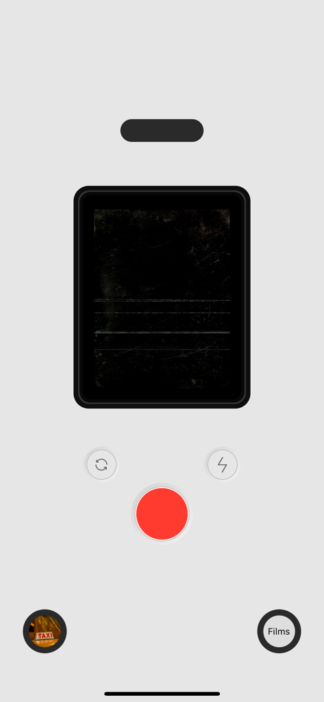 Interface do usuário do aplicativo FOMO Cam com um design de câmera minimalista, botão de obturador vermelho e um visor vintage granulado.