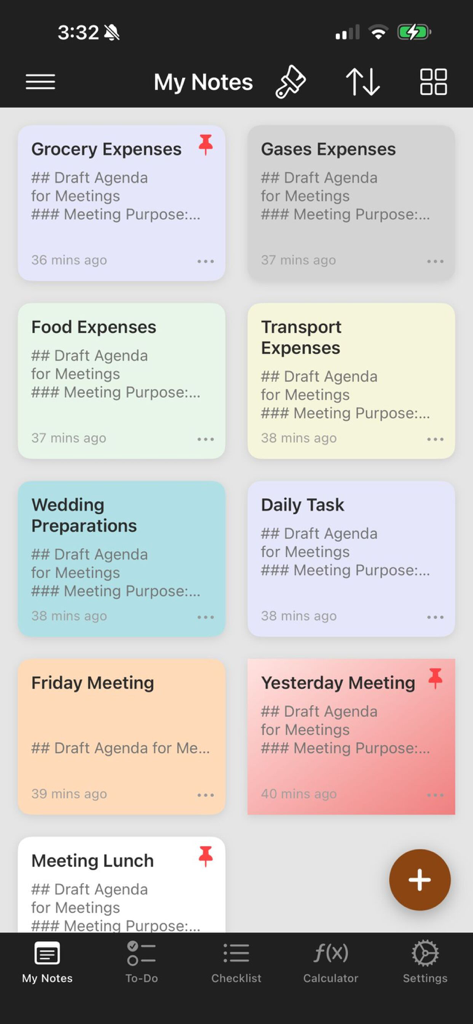 Note Book App - Una pantalla móvil que muestra una cuadrícula de varias notas codificadas por colores con títulos como Gastos de Comestibles y Preparativos de Boda
